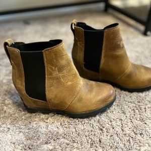 Sorel Wedge Booties Light Brown Size 6
